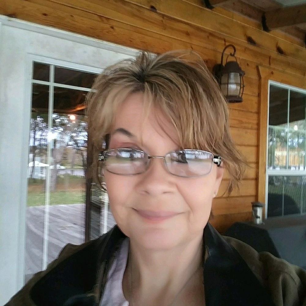 Meet your Posher, Cynthia